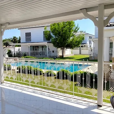 Coast A Goeynuek Canyon With Pool And Sea View ヴィラ ケメル